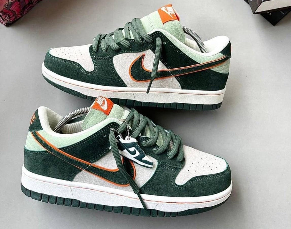 SB Dunk Low Otomo Katsuhiro Green Suede